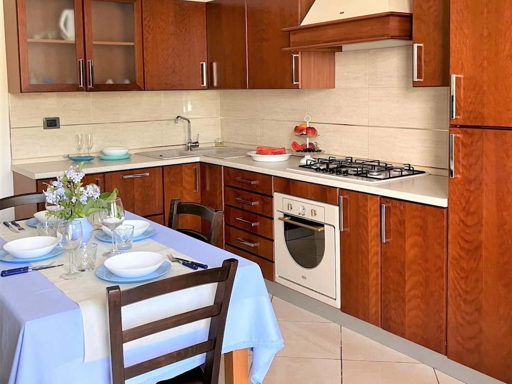 Cozy Apartment Near the Beach view 3