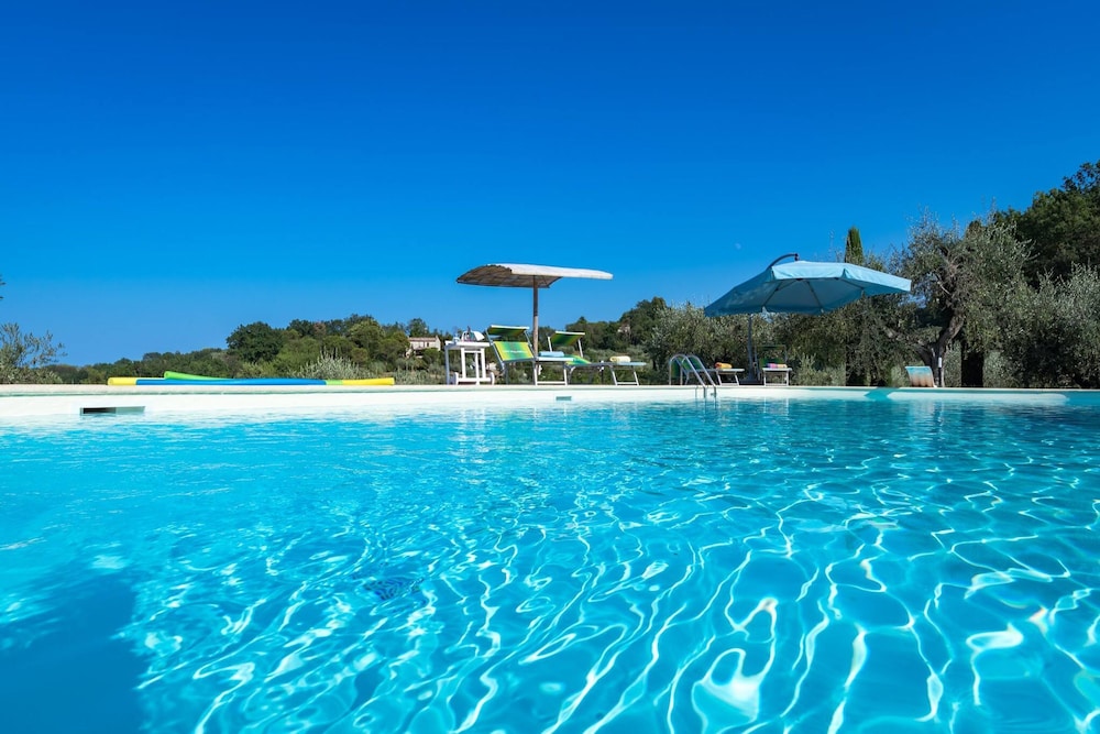 Villa Emilianna 12 2 by Marche Holiday Villas
