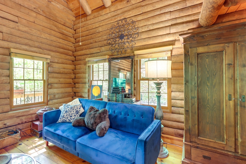Romantic Ellijay Cabin w/ Grill & Fire Pit! view 4