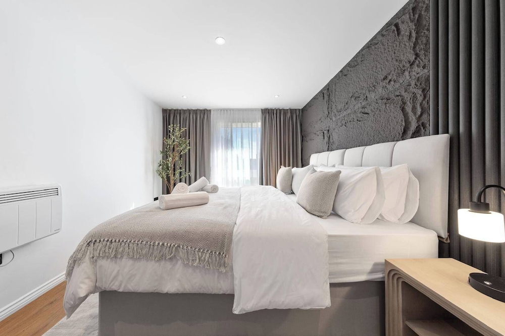 Unique 2BR Finchley Flat Sleeps 5