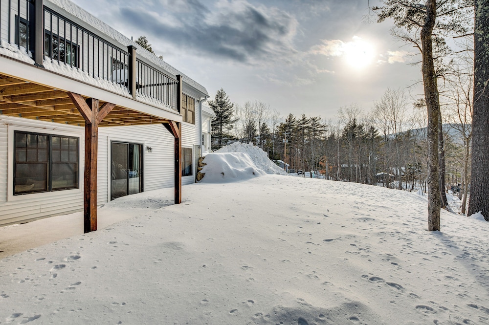 6 Mi to Lake Winnipesaukee: New Hampshire Home
