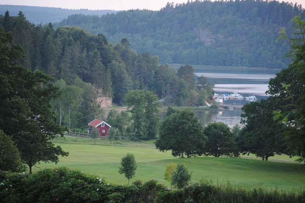 Anfasteröd Gårdsvik