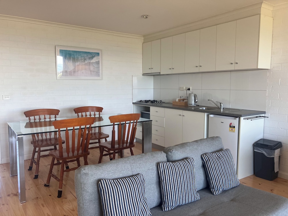 61 OCEAN ROAD MOTEL