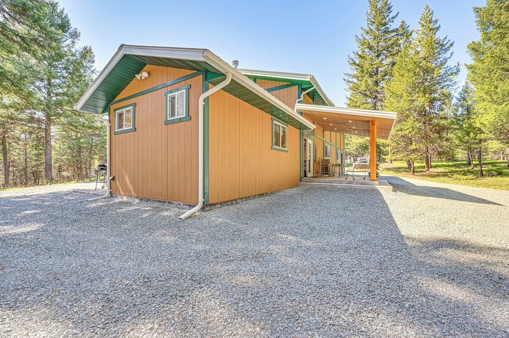 Peaceful Eureka Getaway - 1 Mi to Glen Lake! view 4