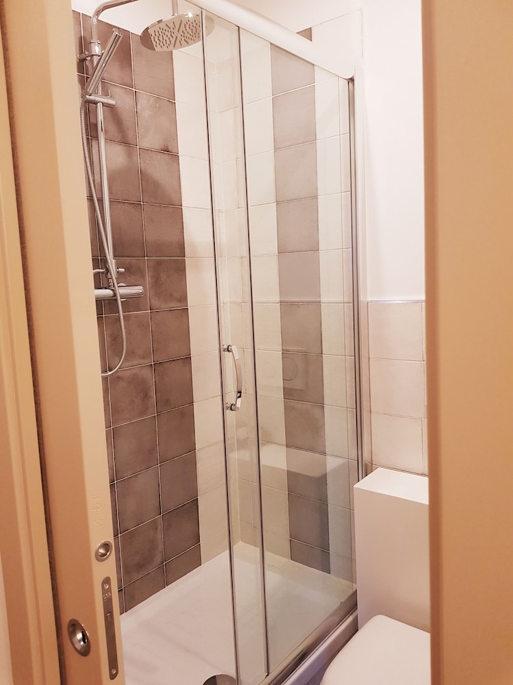 Cairoli Rooms
