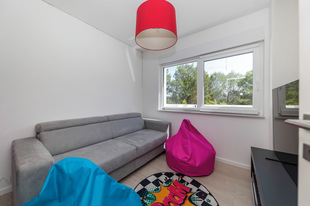 Alba Family Home