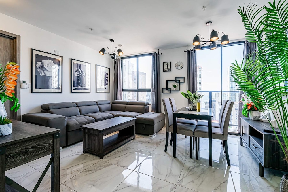w Brilliant 1BR w Beautiful View in Calle 50