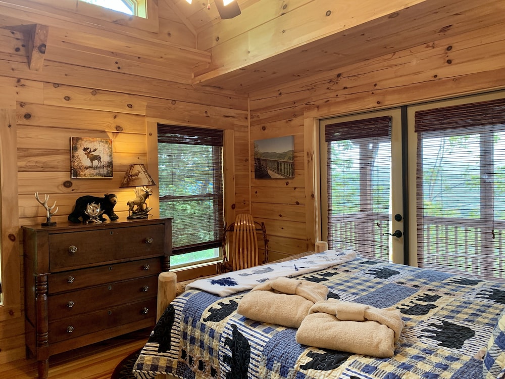 All Year Mountain/sunset Views - Updated Cabin - Best View In Lake Lure 5 Bedroom Cabin by Sunscape Property Management view 3
