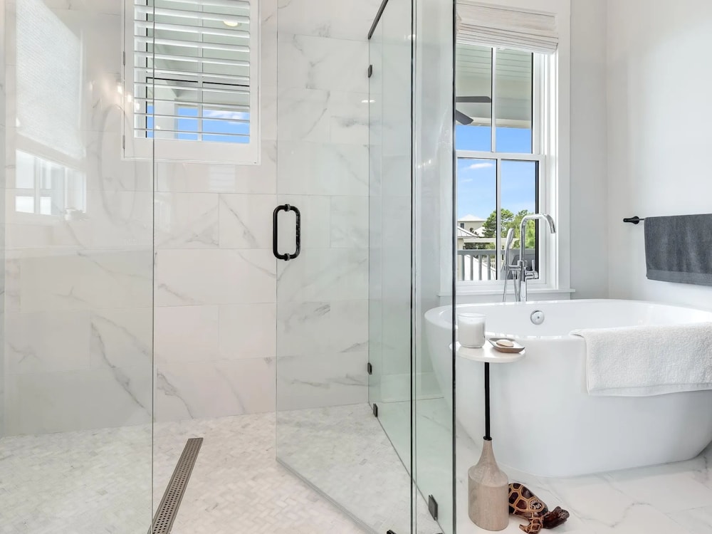 Honeybee by Southern Vacation Rentals
