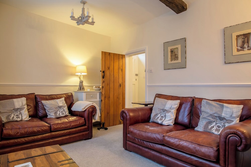 Charming 2 BD House in Tewkesbury Centre