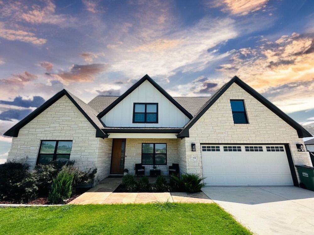 5 bedroom house near COTA AUS