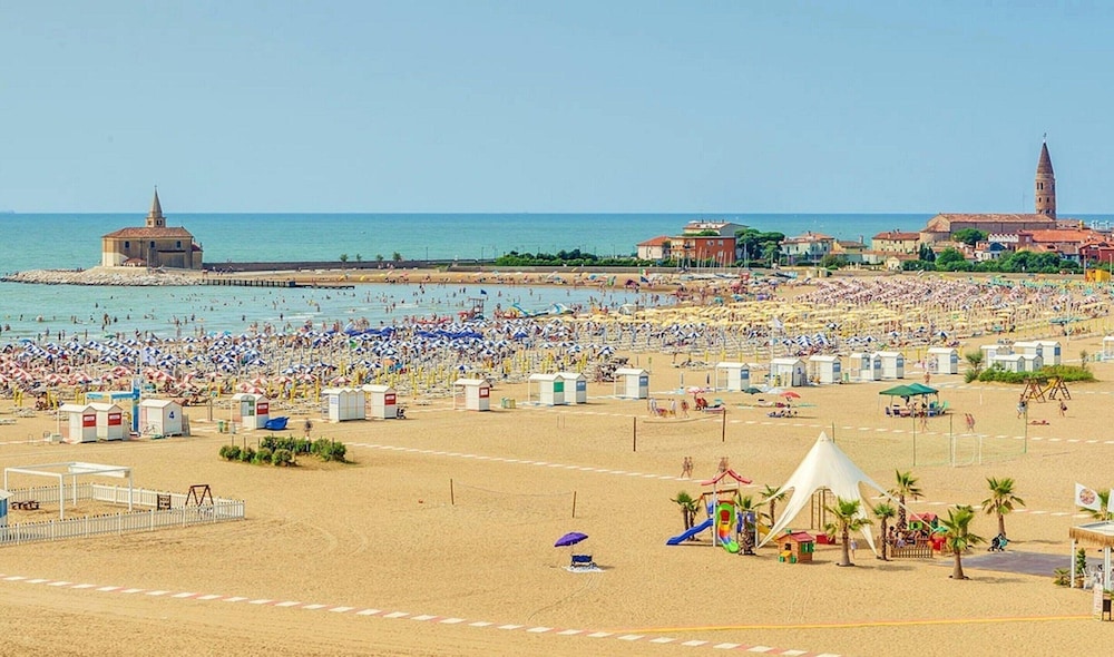 Apartment in Caorle Near Beach & Pool