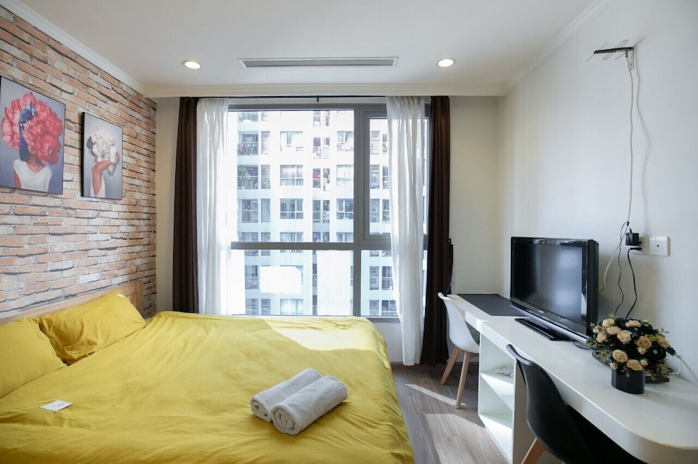 Bom Homestay Vinhomes Times City