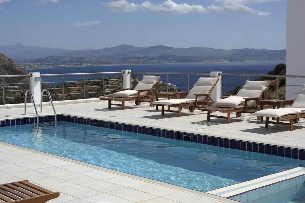 Lenikos Resort