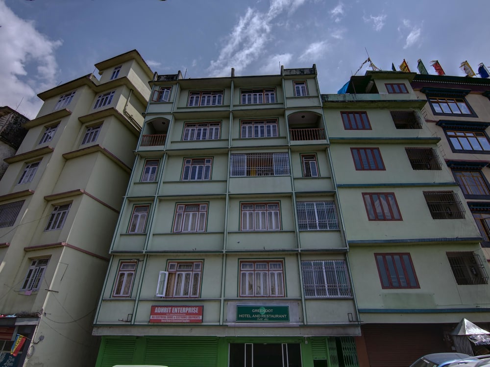 OYO 13465 Greendot Hotel