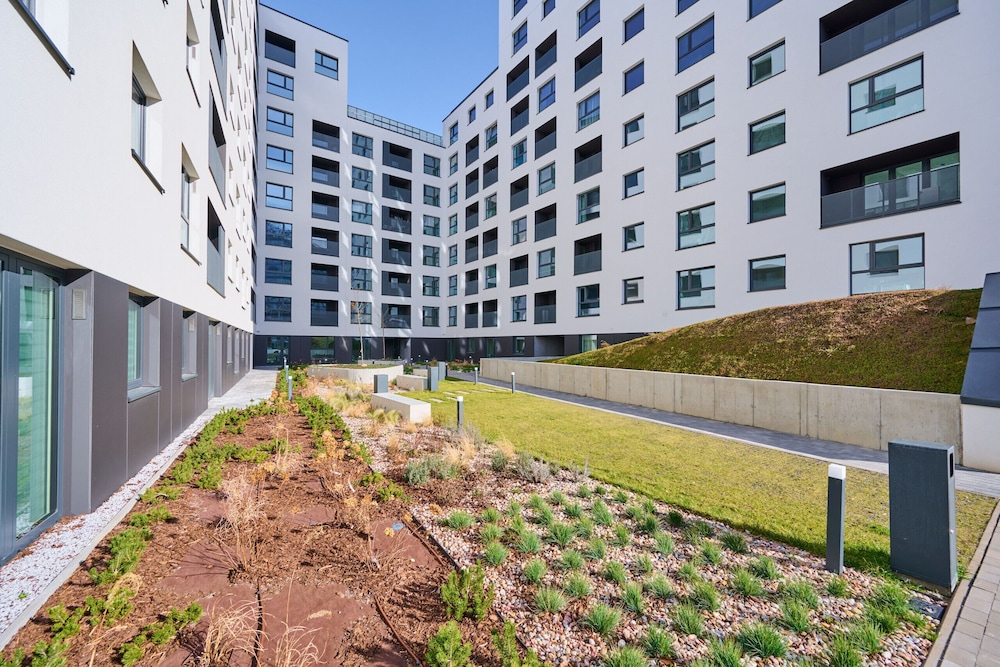Studio Wrocław Gwiaździsta by Renters view 2