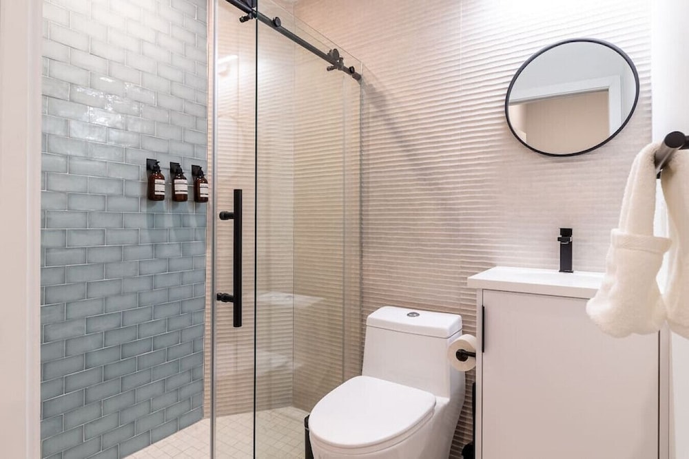 Thena Hotel - Beautiful 1 Bedroom