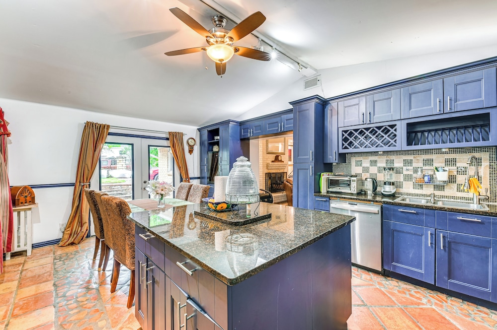 Spacious Family Home w/ Fenced Yard in DFW Area
