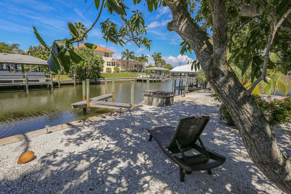 8297 Estero view 2