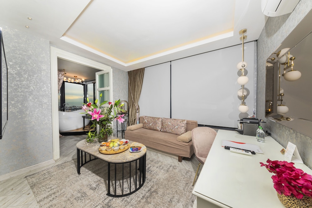 Ayramin Deluxe Hotel - Image 91