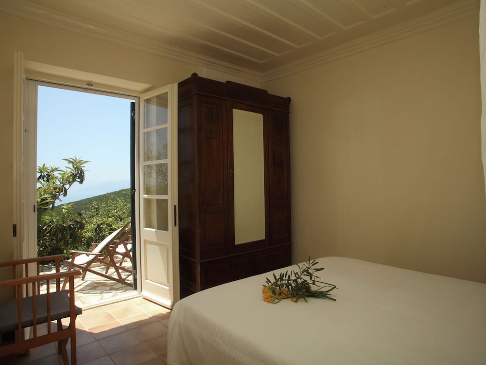 Spacious Villa in Vasiliki with Swimming Pool & Hot Tub view 4