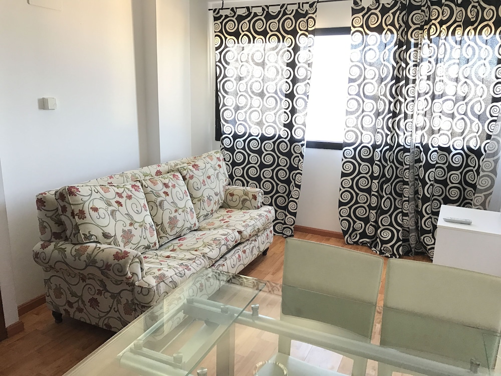 Comfortable Apartment With Wifi and Parking Space photo 2