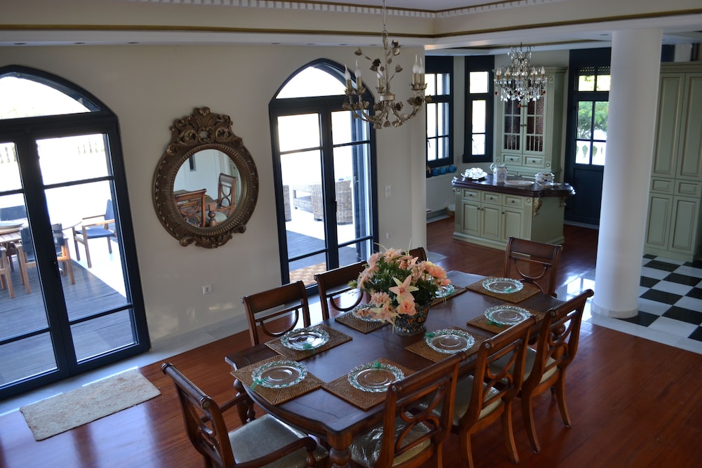 Mikamas Villa