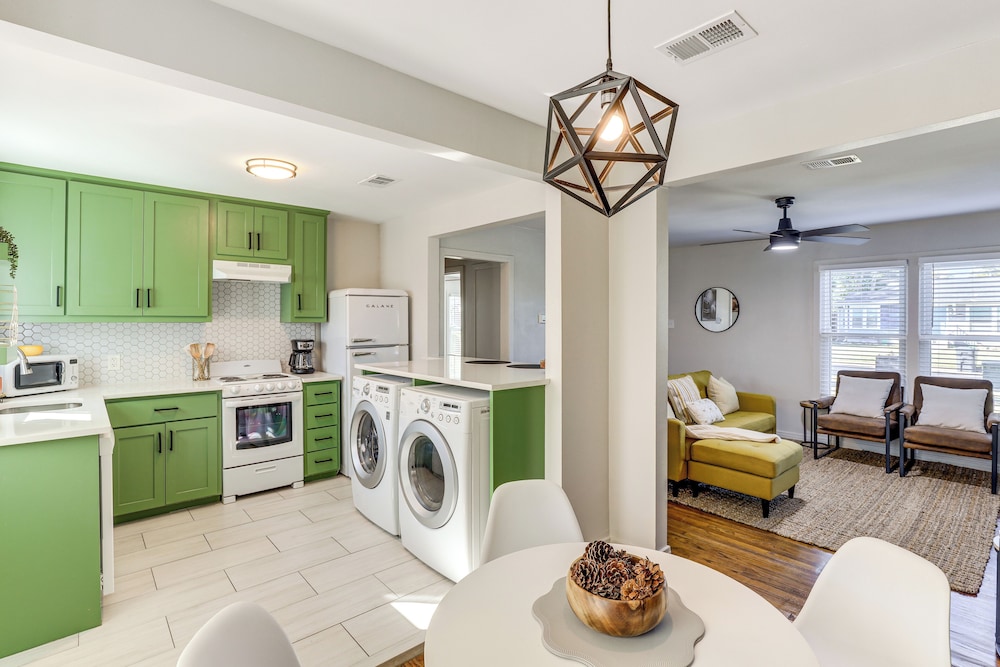Walk to Cowboys Stadium! Arlington Home w/ Yard