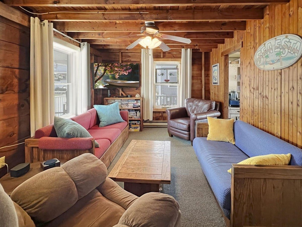 Sea Esta in Wells With 4 Bedrooms and 1 Bathrooms