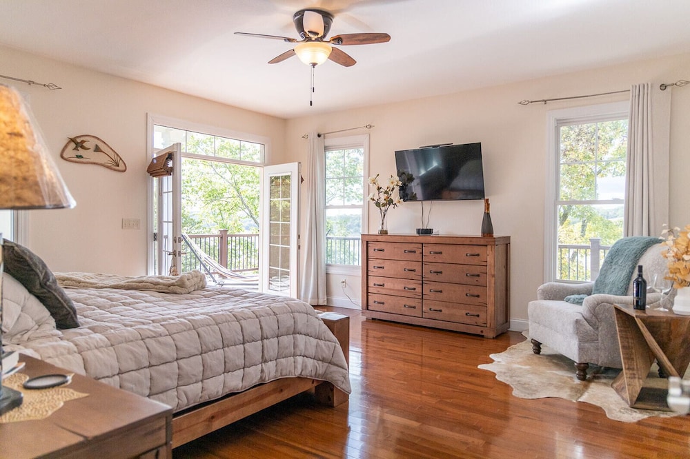 The Retreat at Paradise Hills