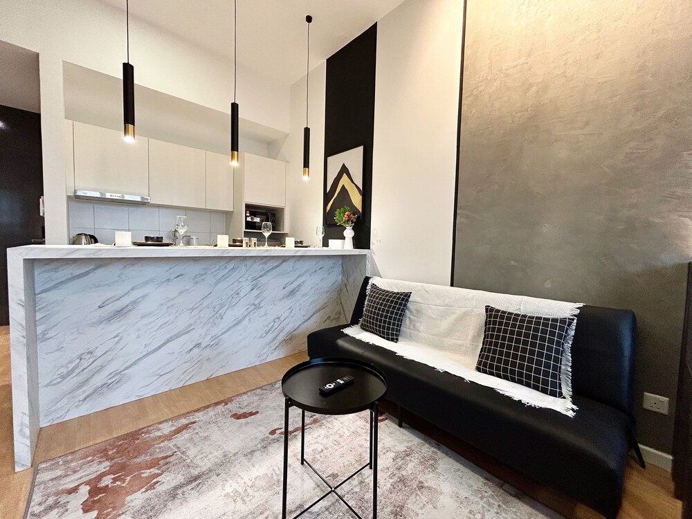 Chambers Residence by Manhattan Group