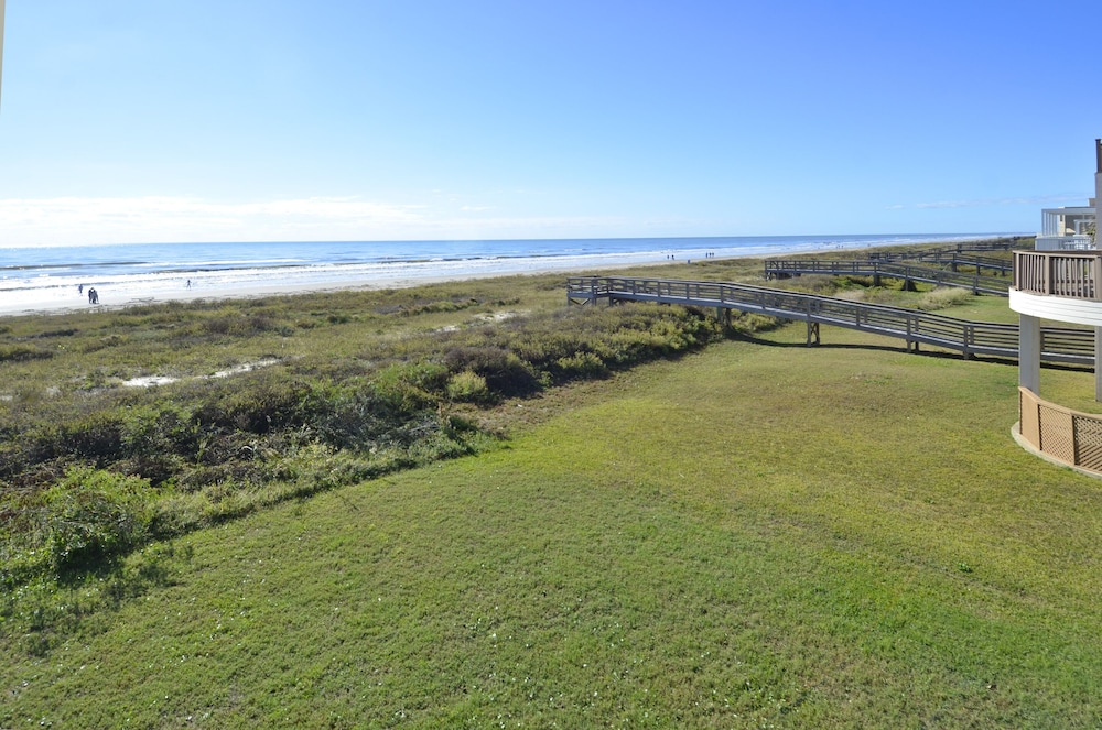 Beachfront Dolphin by Ryson Vacation Rentals