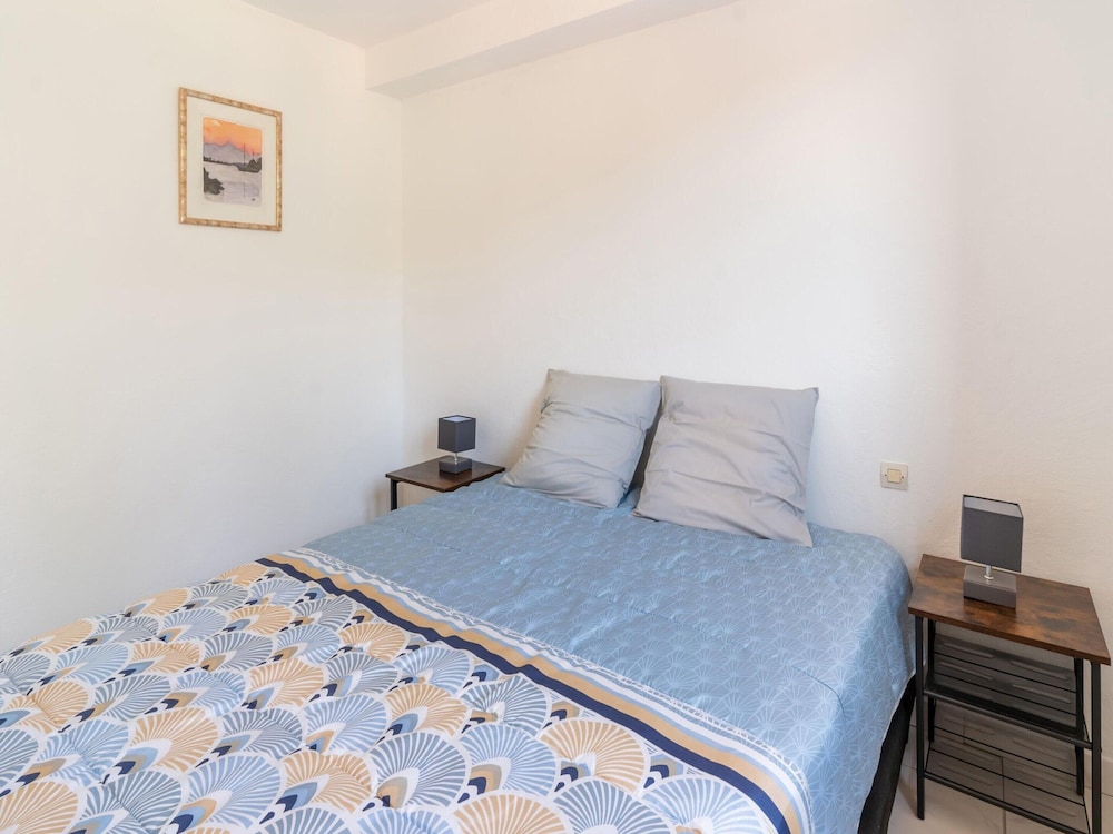 Cosy Holiday Home in Minerve With Garden