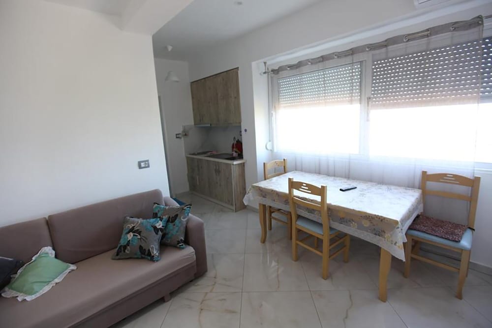 Vila Riza Veliu