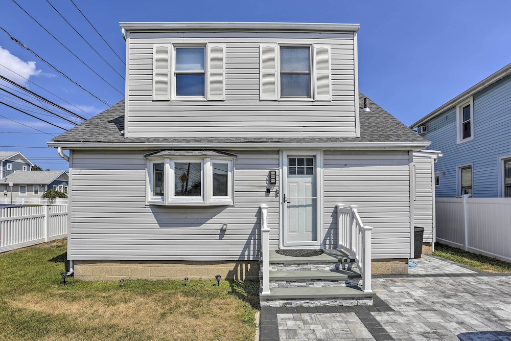Long Island Home Near Beaches Golf - Property Image 15