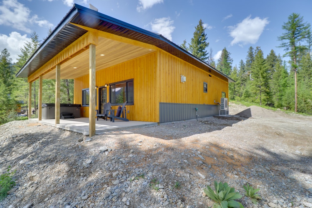 Lakeside Cabin Retreat w/ Private Hot Tub! view 2