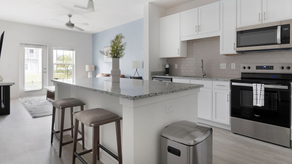 Landing Apartments near JAX