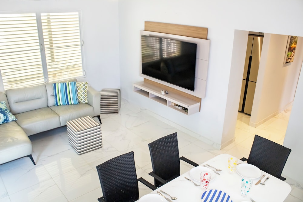 Ismael Rivera Villa 1 Ocean Park 4bd-2b