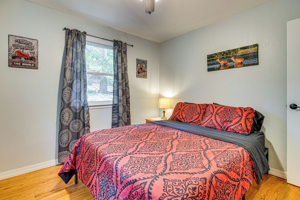 Near State Park & Spring River: Family Gem w/ Yard