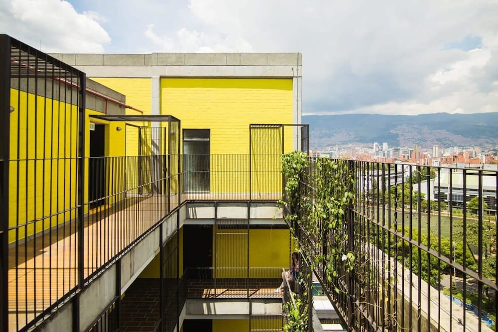 w Lush Loft in Laureles