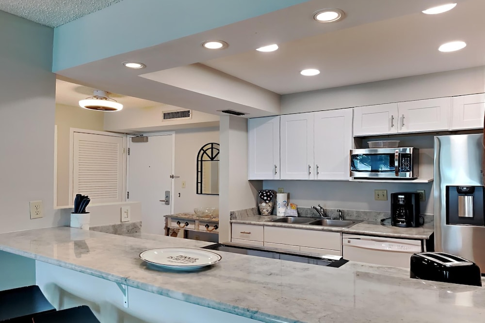 Sabine Yacht & Racquet by Southern Vacation Rentals, photo 47