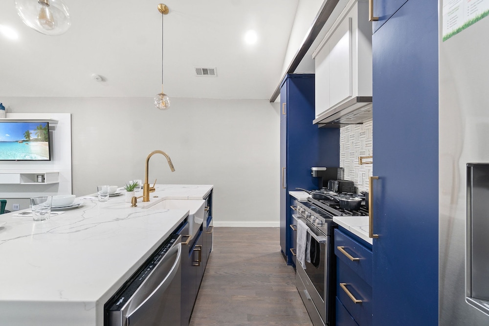 Emerald Indigo House Pet Friendly