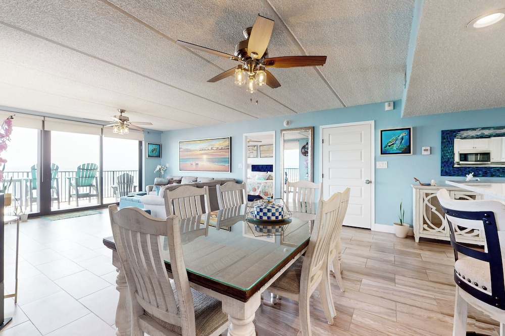 Beautifully Furnished Condo w/ Breathtaking Views