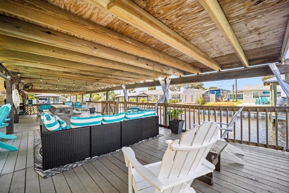 Canal Front Beach Home, Private Pool