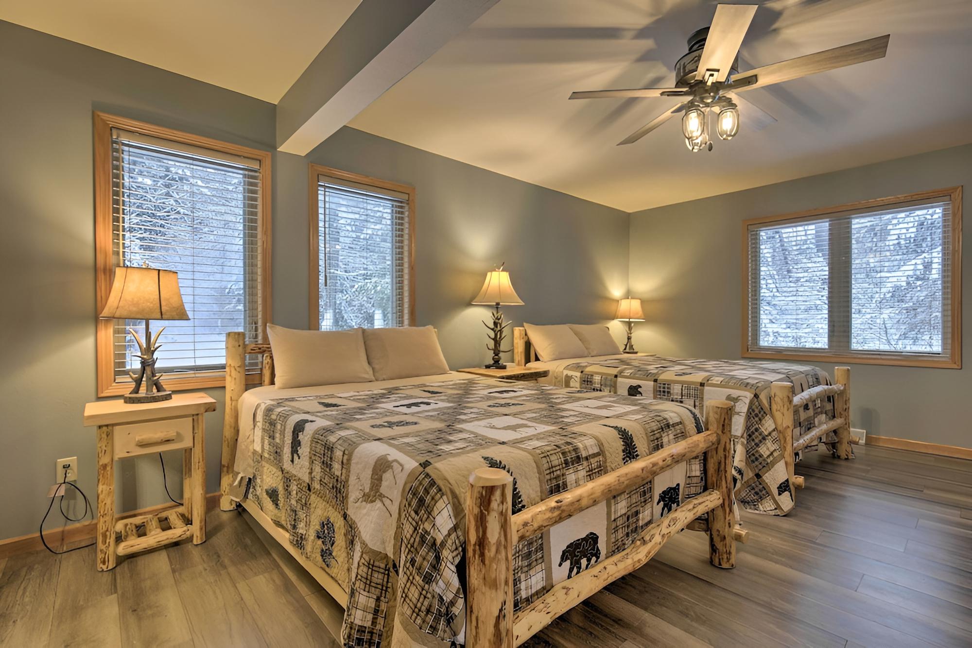 Cozy Eagle River Home w/ Paddleboard & 2 Kayaks! view 2
