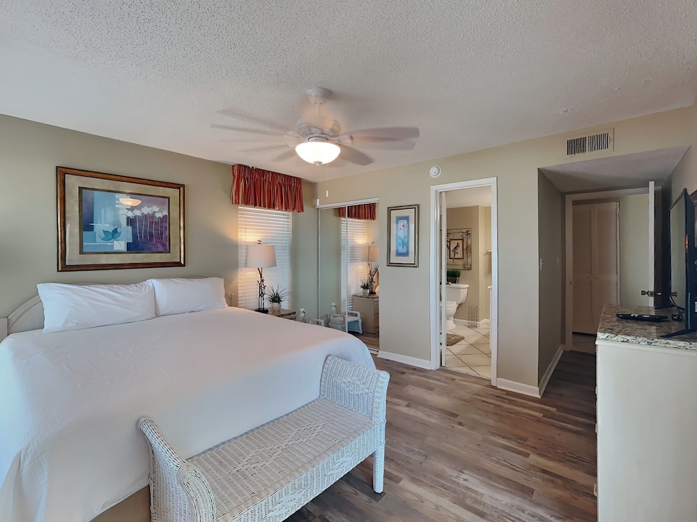 Emerald Isle #400 by Southern Vacation Rentals