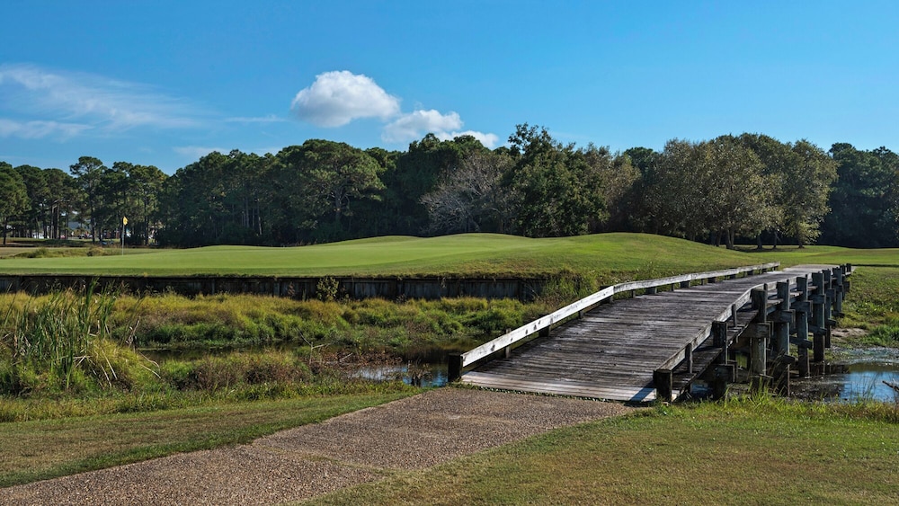 Sleeps 8 w/ Resort Pools, Tennis, Golf & Beach Access + Attraction Tickets!