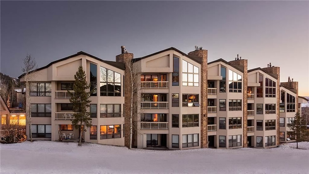 Argentiere 341 3 BedroomCondo By Moving Mountains