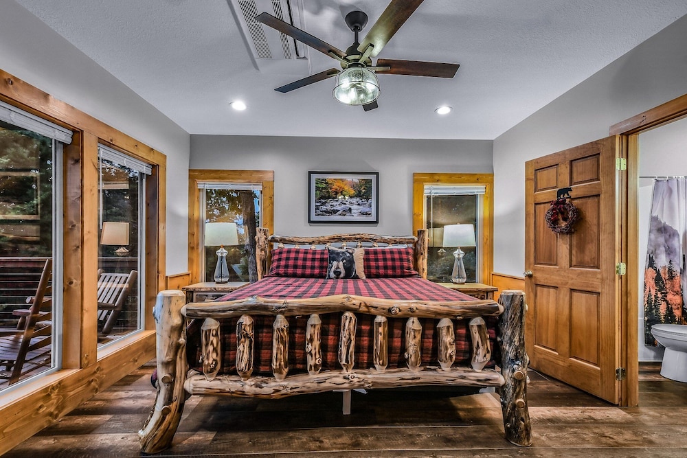 Panoramic Pointe 2 Bedroom Cabin