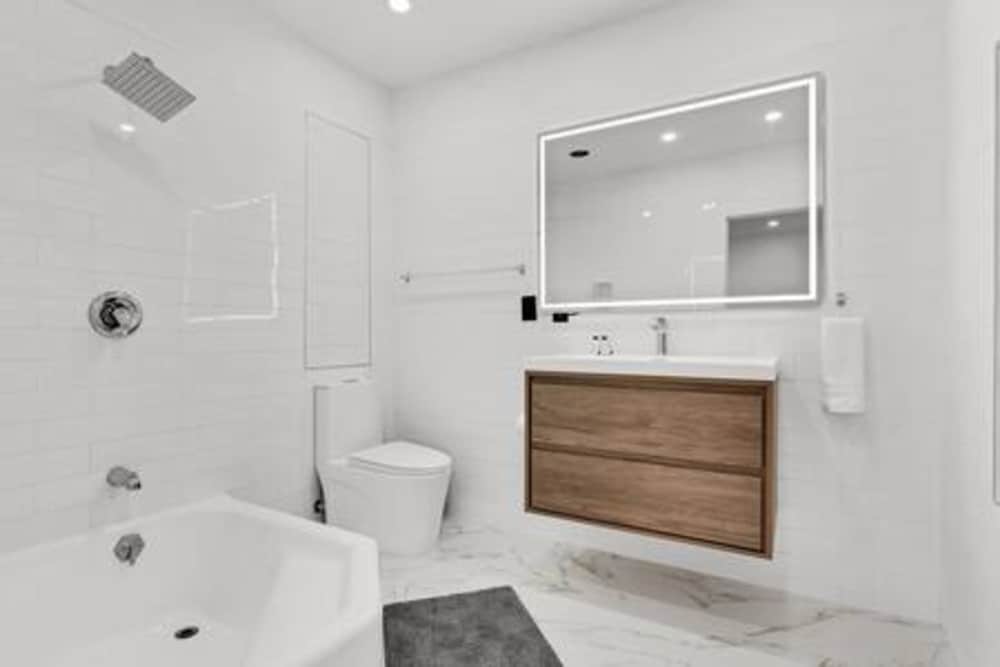 1720 Wa Kee 2A Luxurious 4BR 3BA Retreat in Coconut Grove w Pool